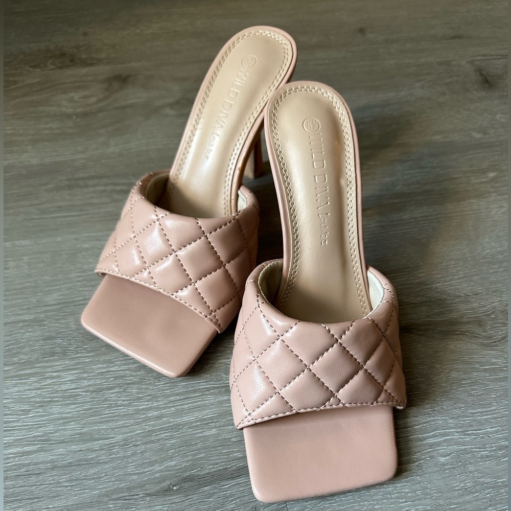 Nude Square Toed Heal